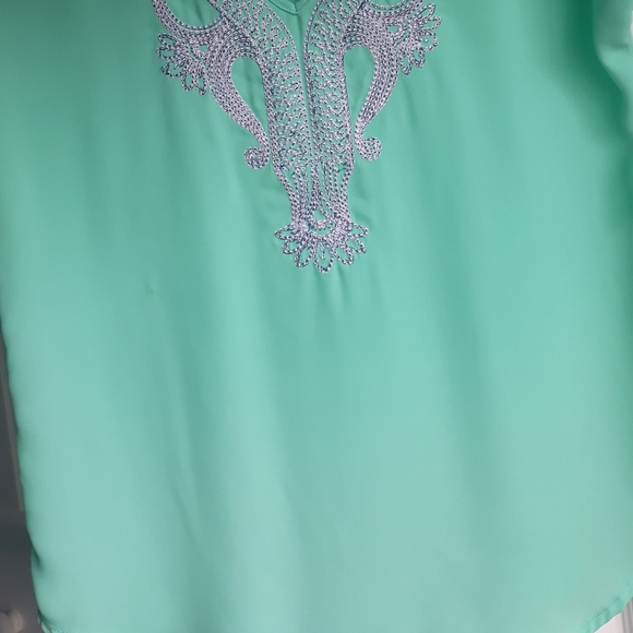 Green small size blouse - Picture 3 of 5